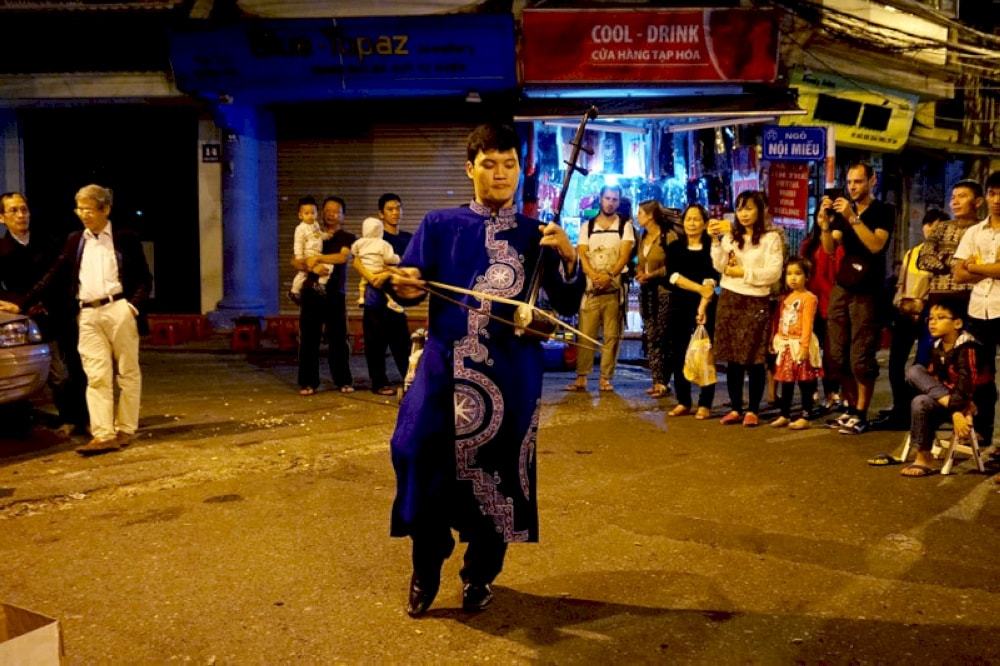 Street performance at Hanoi Night Market – live music and cultural shows